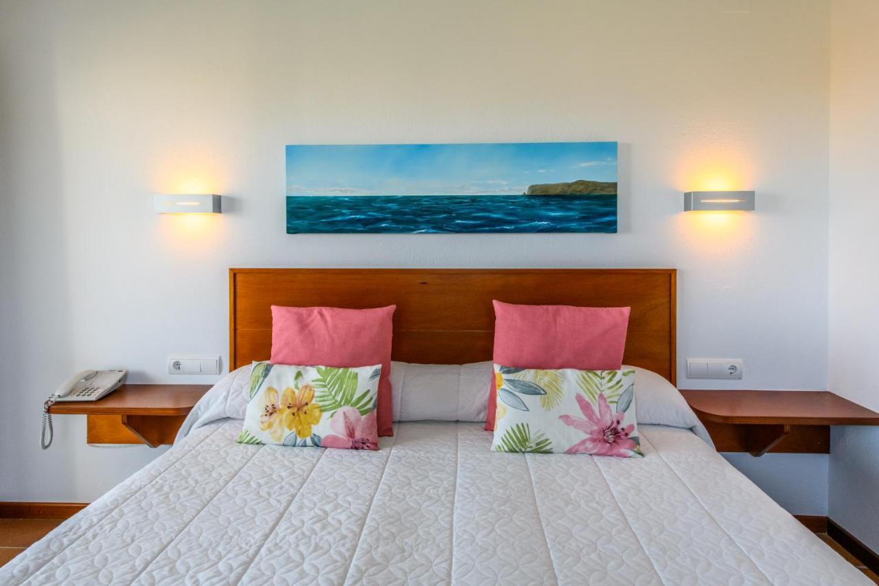 Hotel Sol Ixent - Adults Only กาดาเกส ภายนอก รูปภาพ