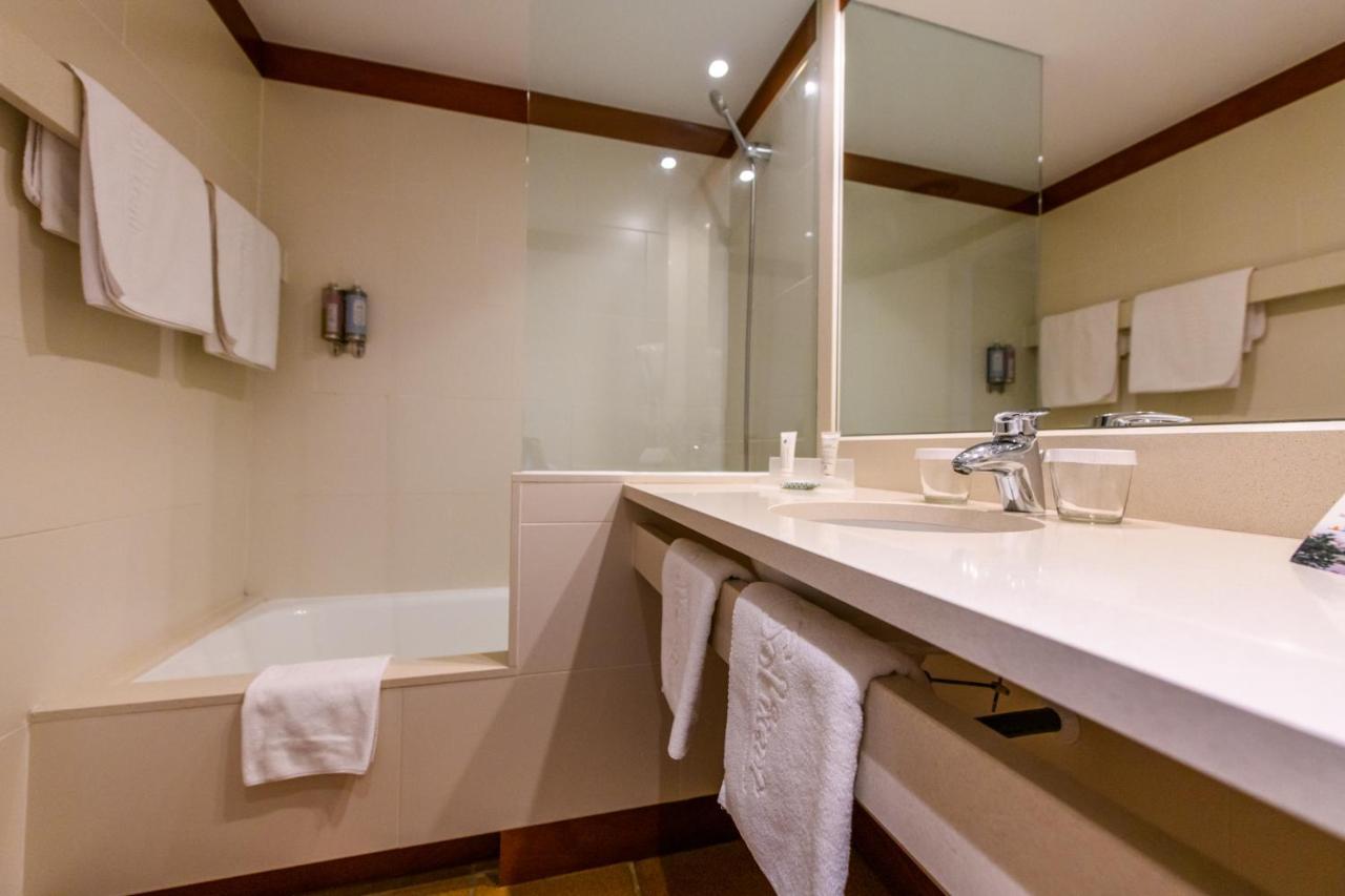 Hotel Sol Ixent - Adults Only กาดาเกส ภายนอก รูปภาพ