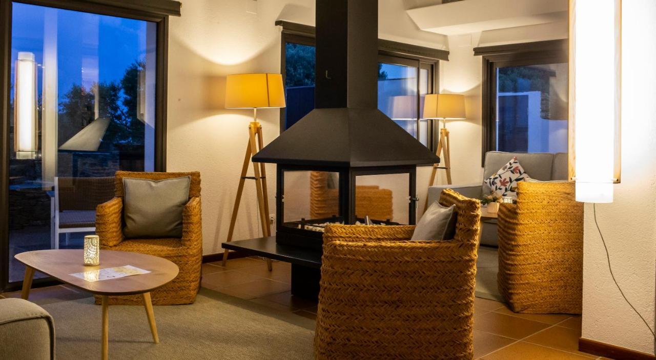 Hotel Sol Ixent - Adults Only กาดาเกส ภายนอก รูปภาพ